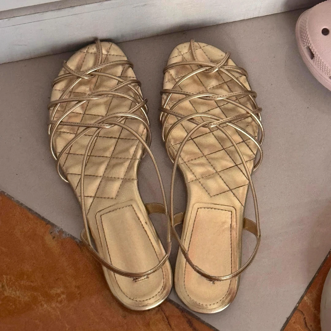 【DICECK官方正品】羊皮版~法式复古镂空包头金色平底罗马凉鞋夏