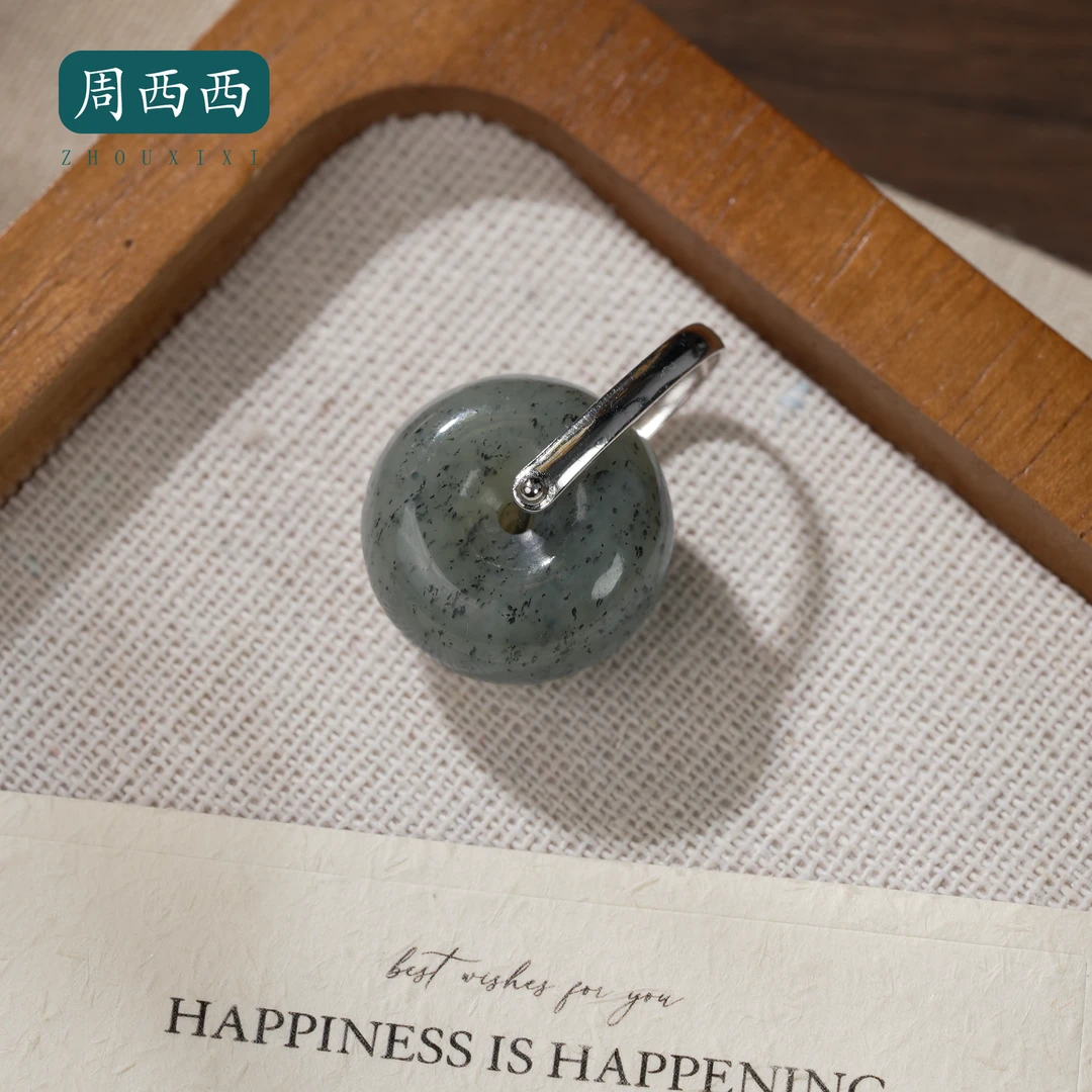 周西西精美珠宝点墨平安扣吊坠长2宽2高1.1百搭多样性发货19098