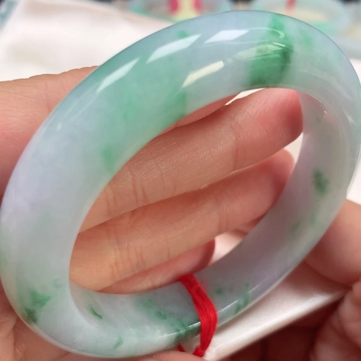 翡翠手镯未镶嵌春彩阳绿飘花35号