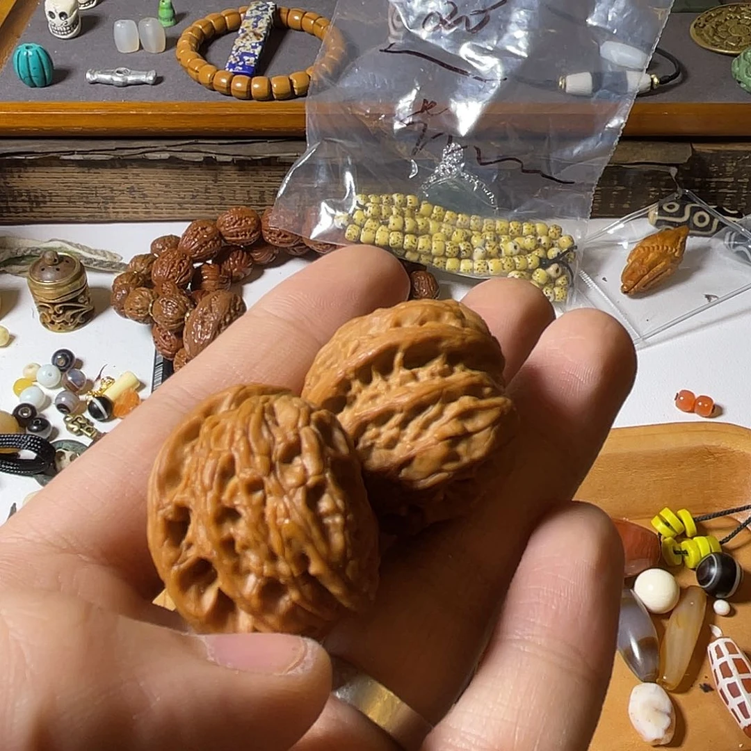 白玉菩提吊坠触*光珠子