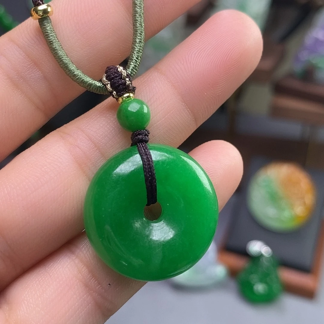 吊坠(赠链)未镶嵌翡翠