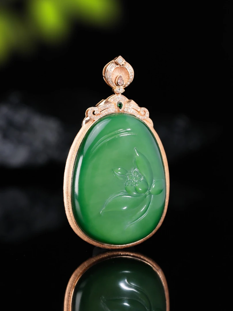 18K金镶碧玉吊坠