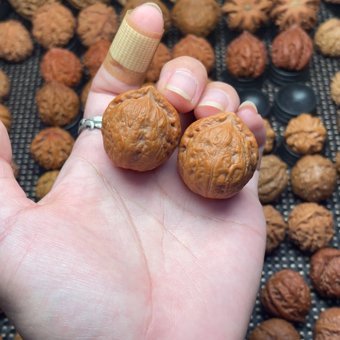 风***轻文玩把件野生瓷娃娃