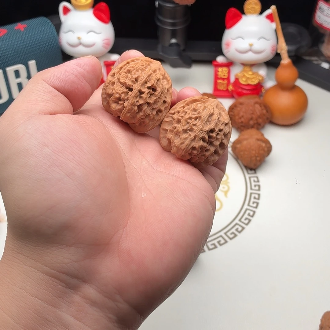 文玩核桃吊坠苹果园