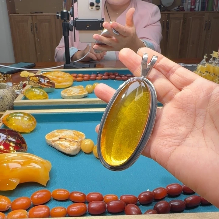 琥珀未镶嵌颈饰波兰设计款琥珀蜜蜡