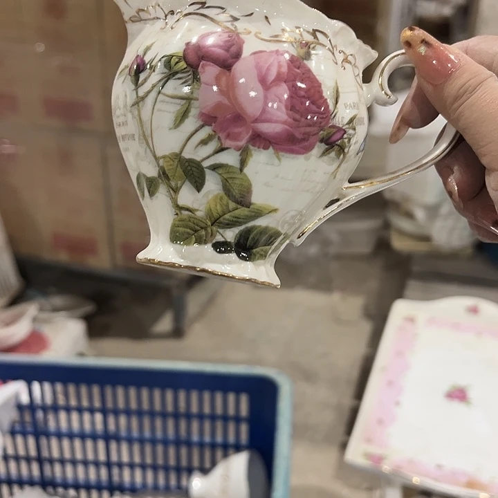 陶一个，1111111111111111111.奶杯