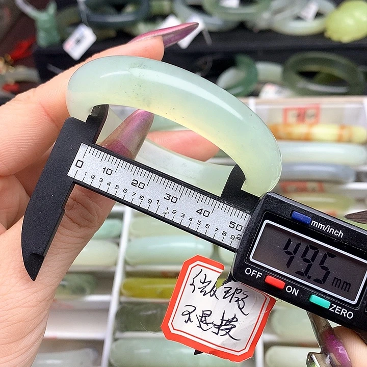 蛇纹石玉手镯未镶嵌683