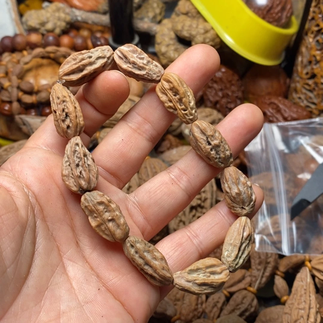 文玩核桃吊坠瑕疵88