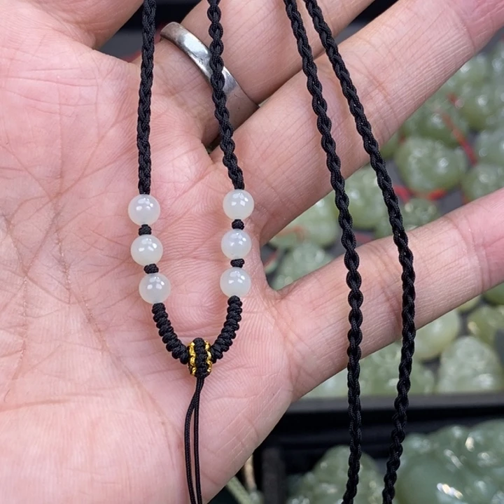 和田玉颈饰未镶嵌