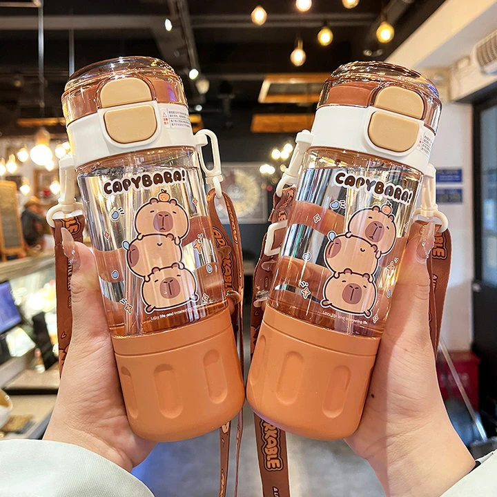 卡皮巴拉儿童水杯2025新款夏天防摔吸管杯子学生上学专用便携水壶