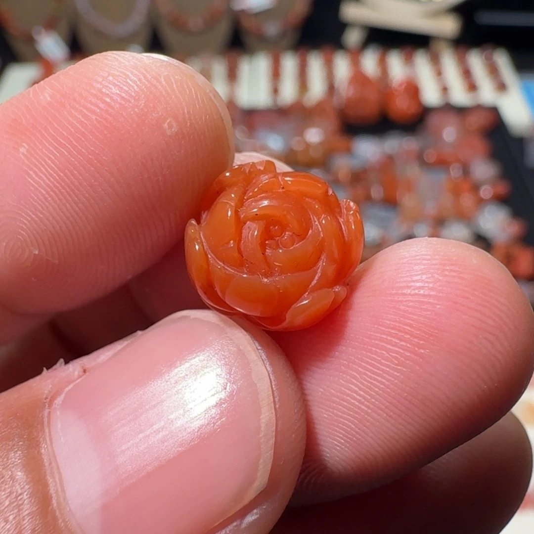 南红玛瑙冰飘未镶嵌玫瑰花1