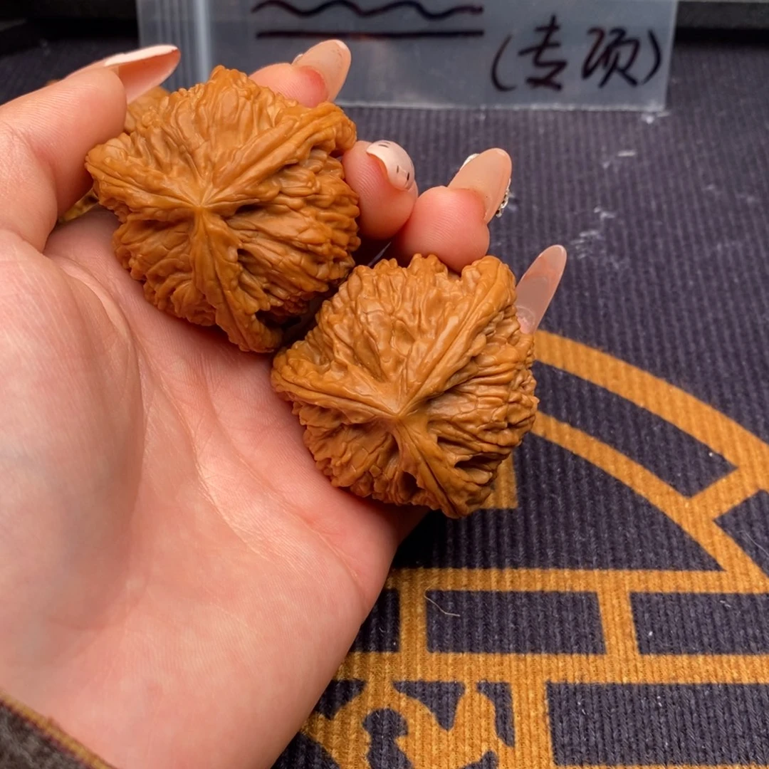 李***i吊坠文玩核桃白狮子