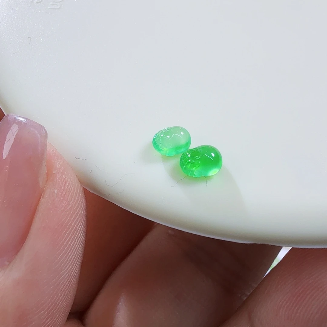 翡翠未镶嵌颈饰裸石