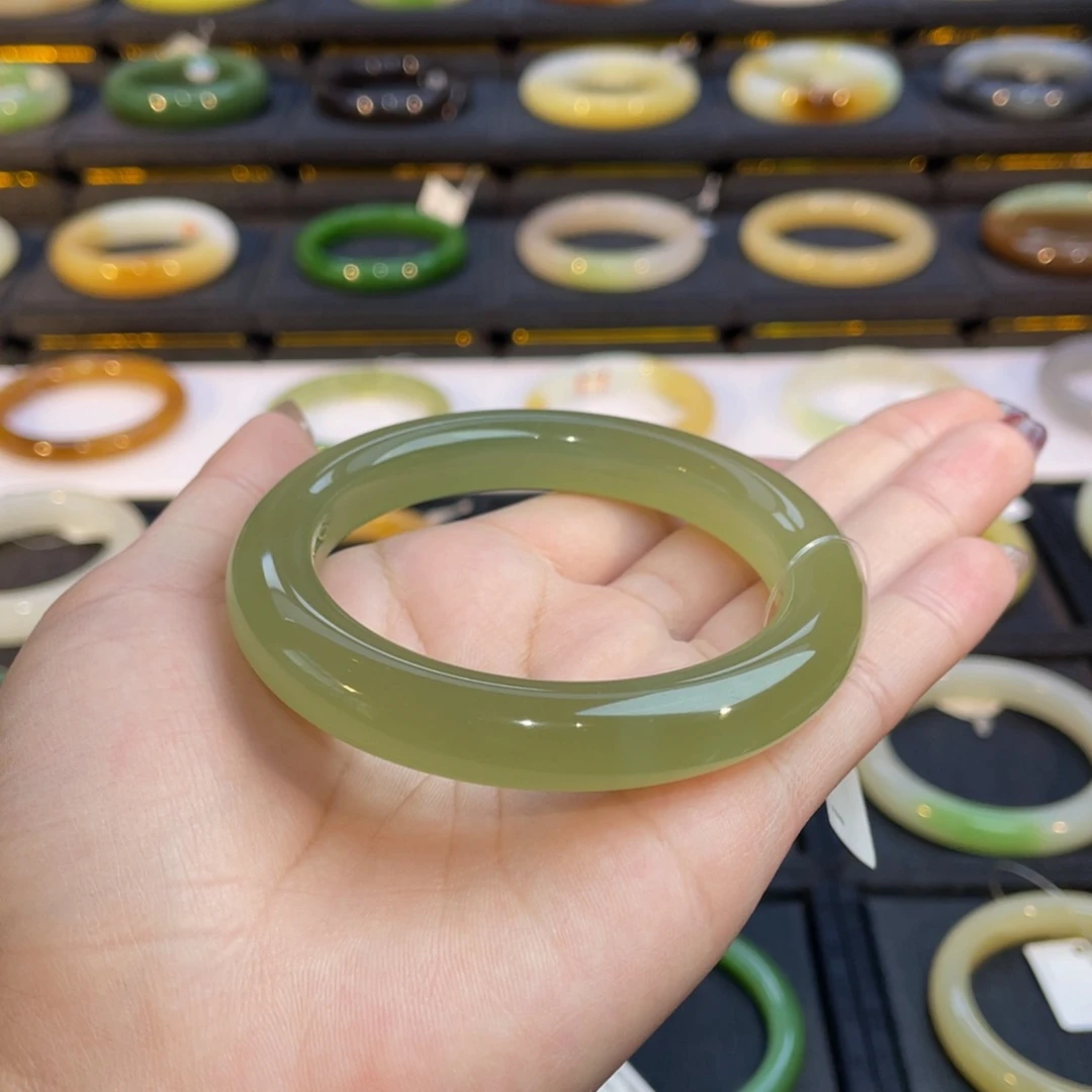 和田玉手镯未镶嵌D****