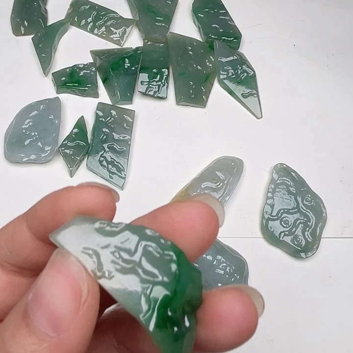 翡翠未镶嵌颈饰缅甸天然翡翠