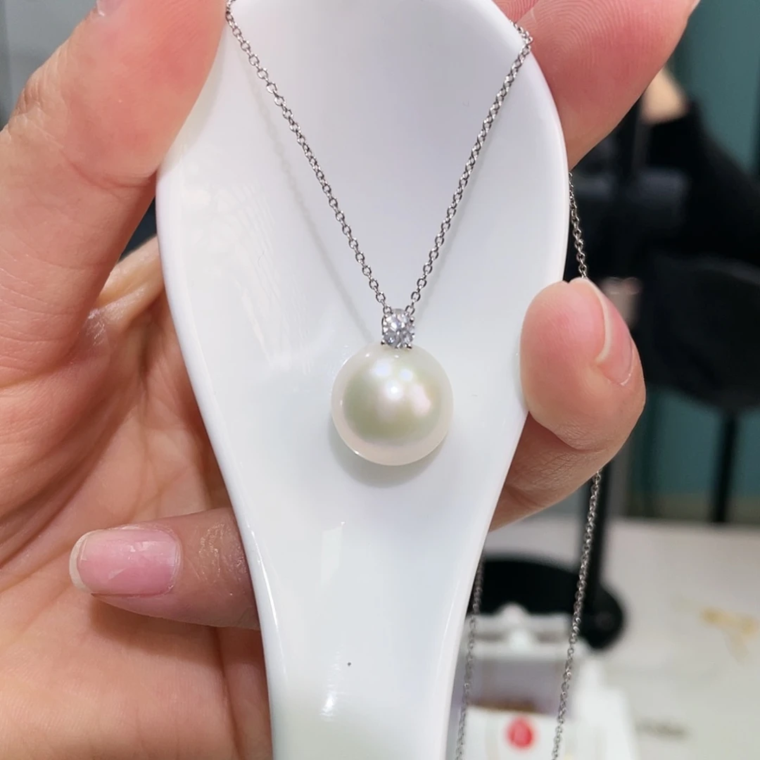 淡水珍珠颈饰18K金镶嵌