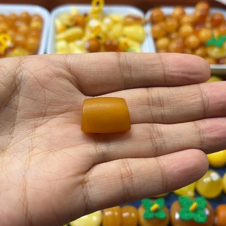 琥珀未镶嵌裸石卡14加老蜡橘皮马蹄珠