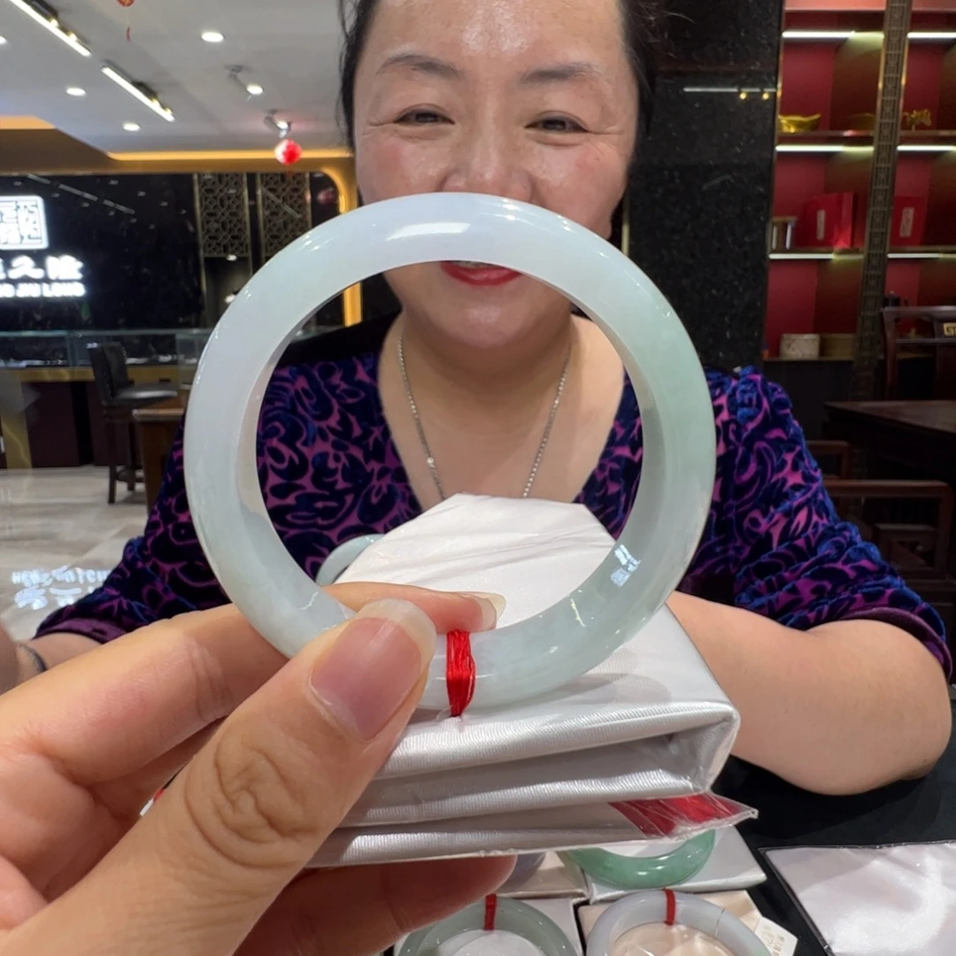 金***光未镶嵌手镯翡翠冰春彩55.3