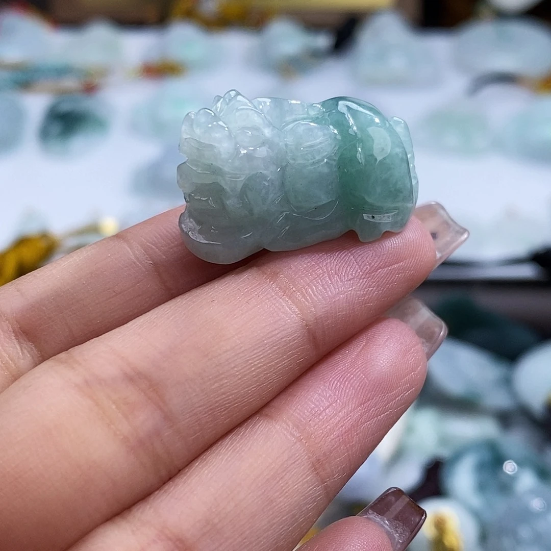 翡翠未镶嵌颈饰7572