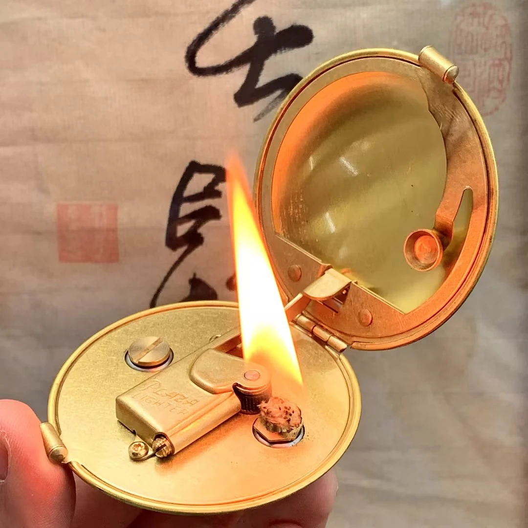 1935年美国飞碟粉饼煤油打火机复古女士粉饼精雕图案打火机中国风