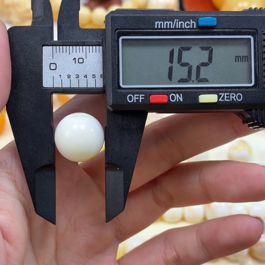 琥珀未镶嵌珠宝奇石乌料瓷白溶洞圆珠15mm
