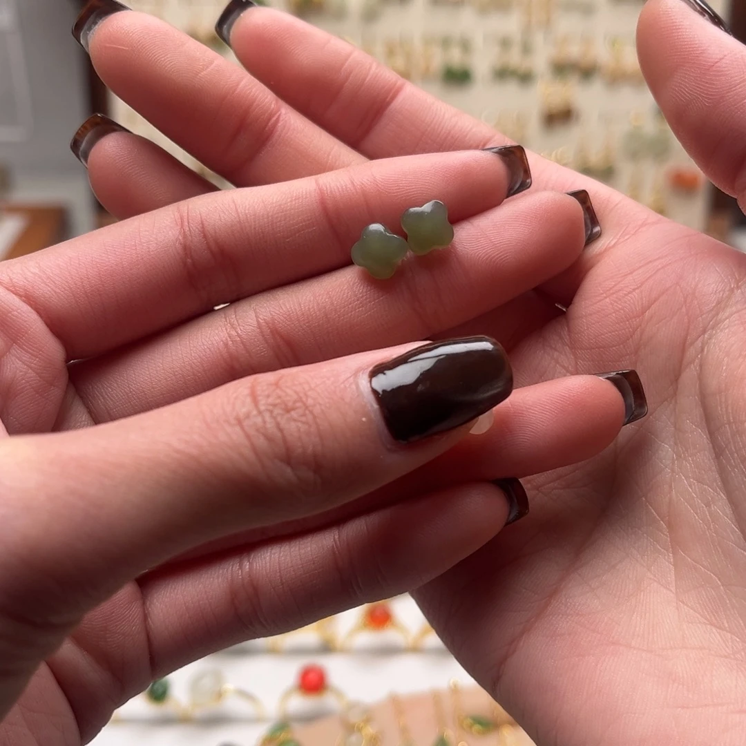 和田玉银S925镀金镶嵌耳坠