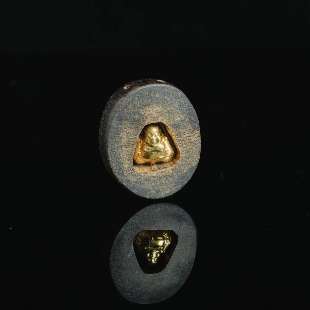 DY-C1366 富国岛红土沉水吊坠 2.7x2.3x0.6cm 3.7g