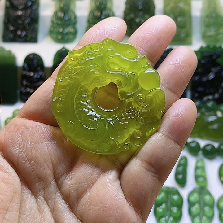 蛇纹石玉颈饰未镶嵌嗑*