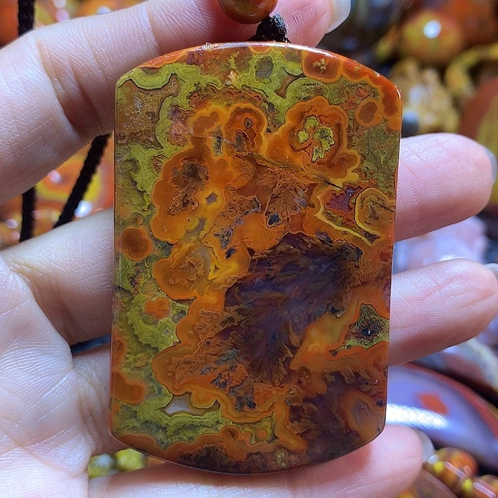 玛瑙/玉髓战国红吊坠未镶嵌