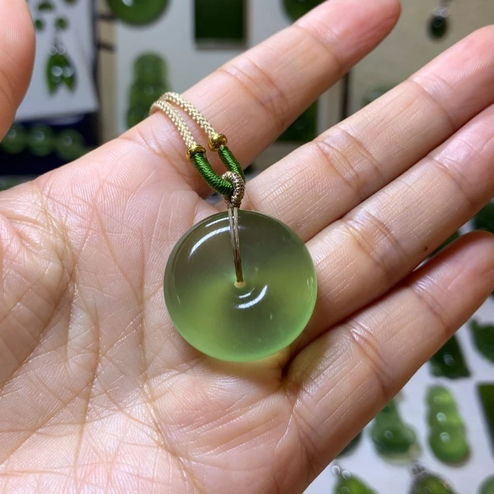 岫玉颈饰未镶嵌吊坠