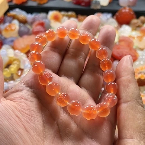 未镶嵌颈饰玛瑙/玉髓烟**濛