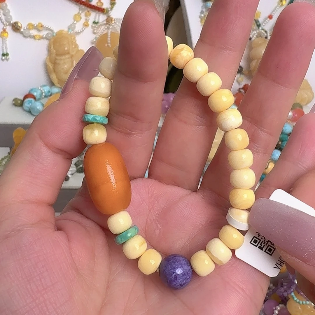 琥珀未镶嵌颈饰琥珀