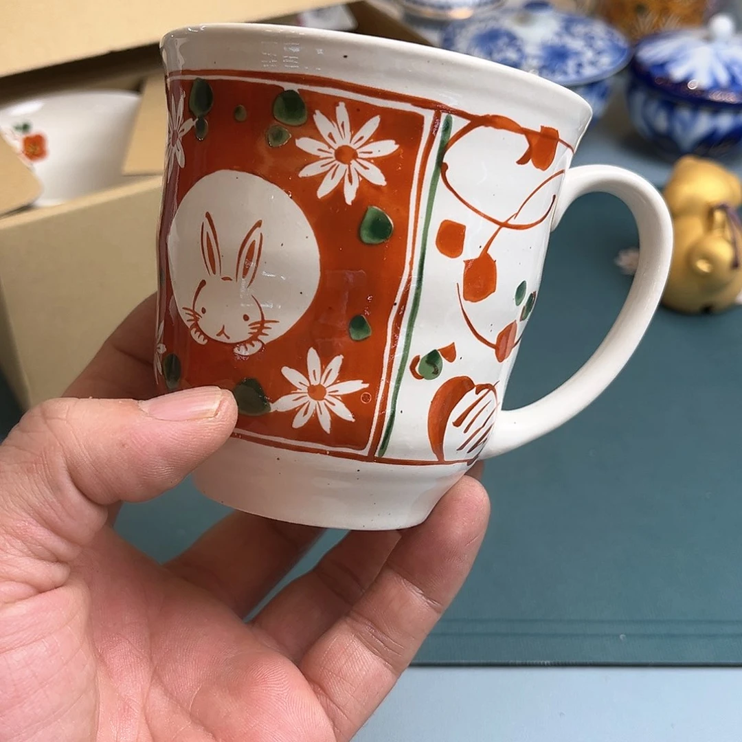 盖碗在家门口看到的小猫和我