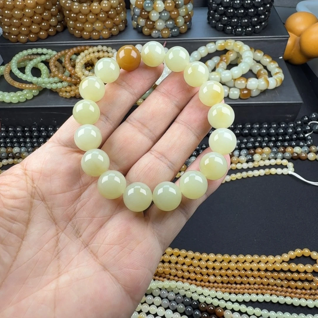 三***少和田玉未镶嵌手链