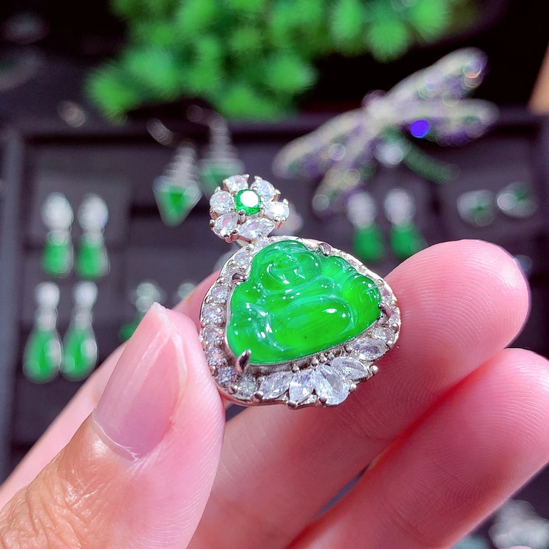 颈饰未镶嵌翡翠天然