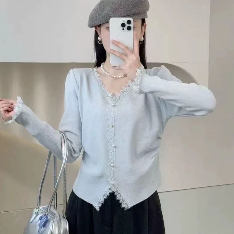 法式温柔风甜美V领蕾丝边针织衫收腰显瘦内搭长袖T恤薄毛衣春打底