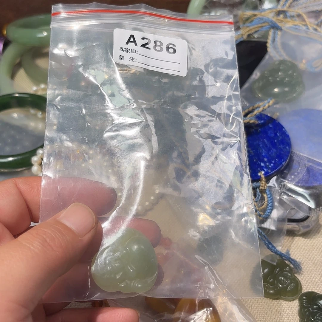 漪***涟和田玉未镶嵌颈饰