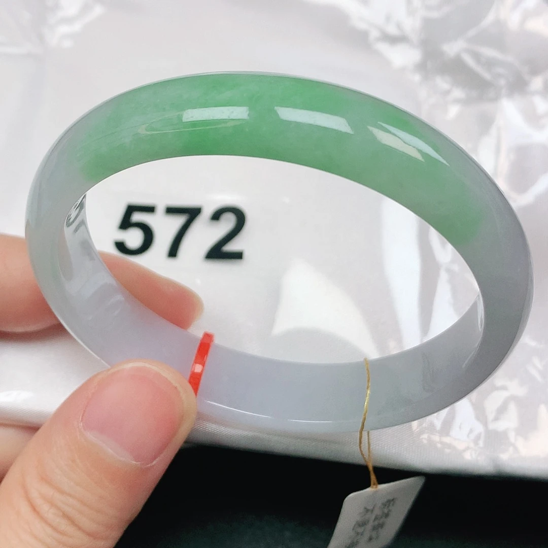 翡翠手镯未镶嵌抖音572