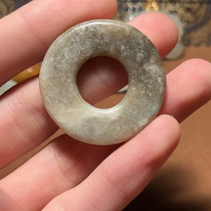 哈***波和田玉未镶嵌颈饰