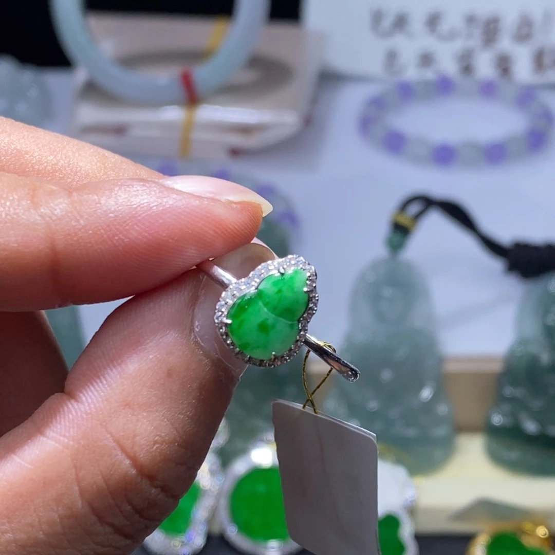 银S925镶嵌戒指翡翠葫芦