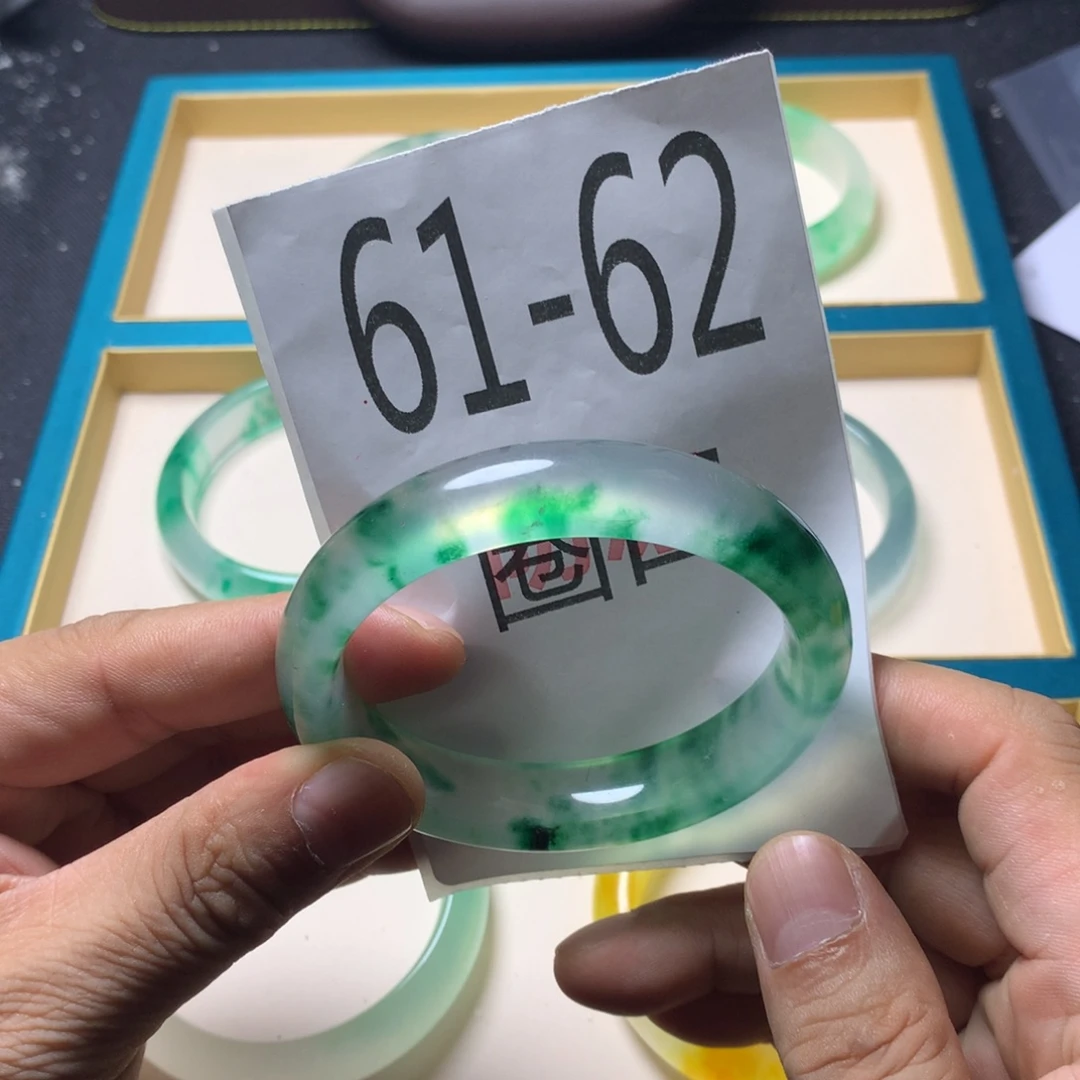 1石英岩玉手镯手镯