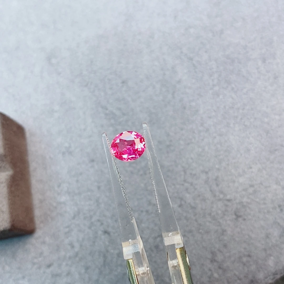 尖晶石裸石1.03ct 热粉 马亨盖