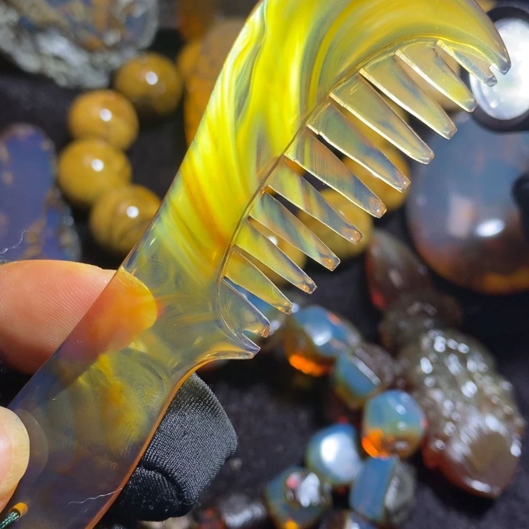 琥珀未镶嵌裸石……