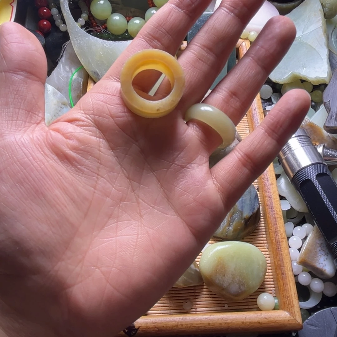 石***晨和田玉（糖玉）未镶嵌挂件