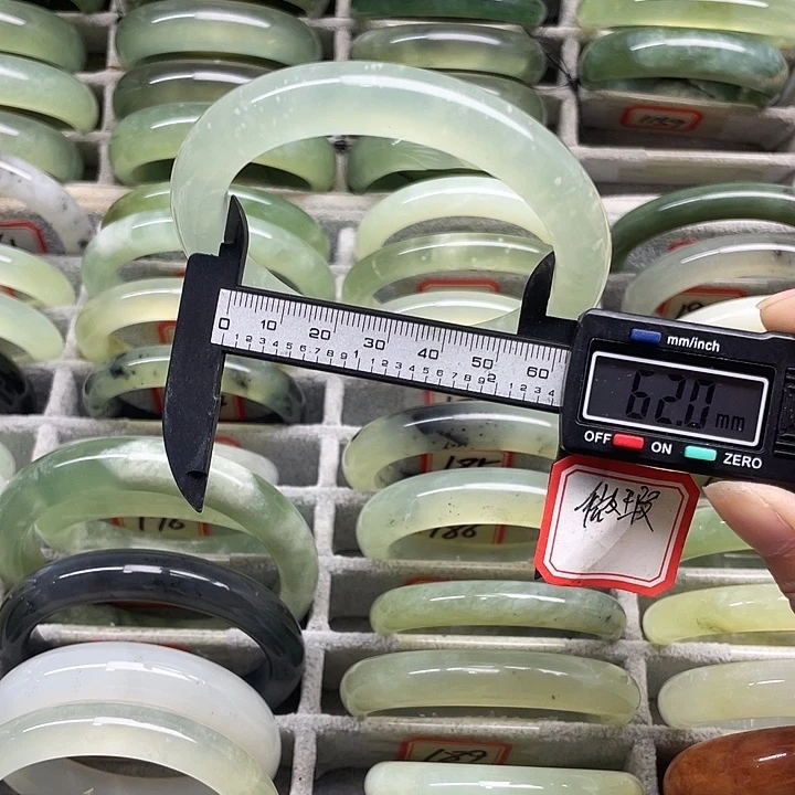 未镶嵌蛇纹石玉手镯184