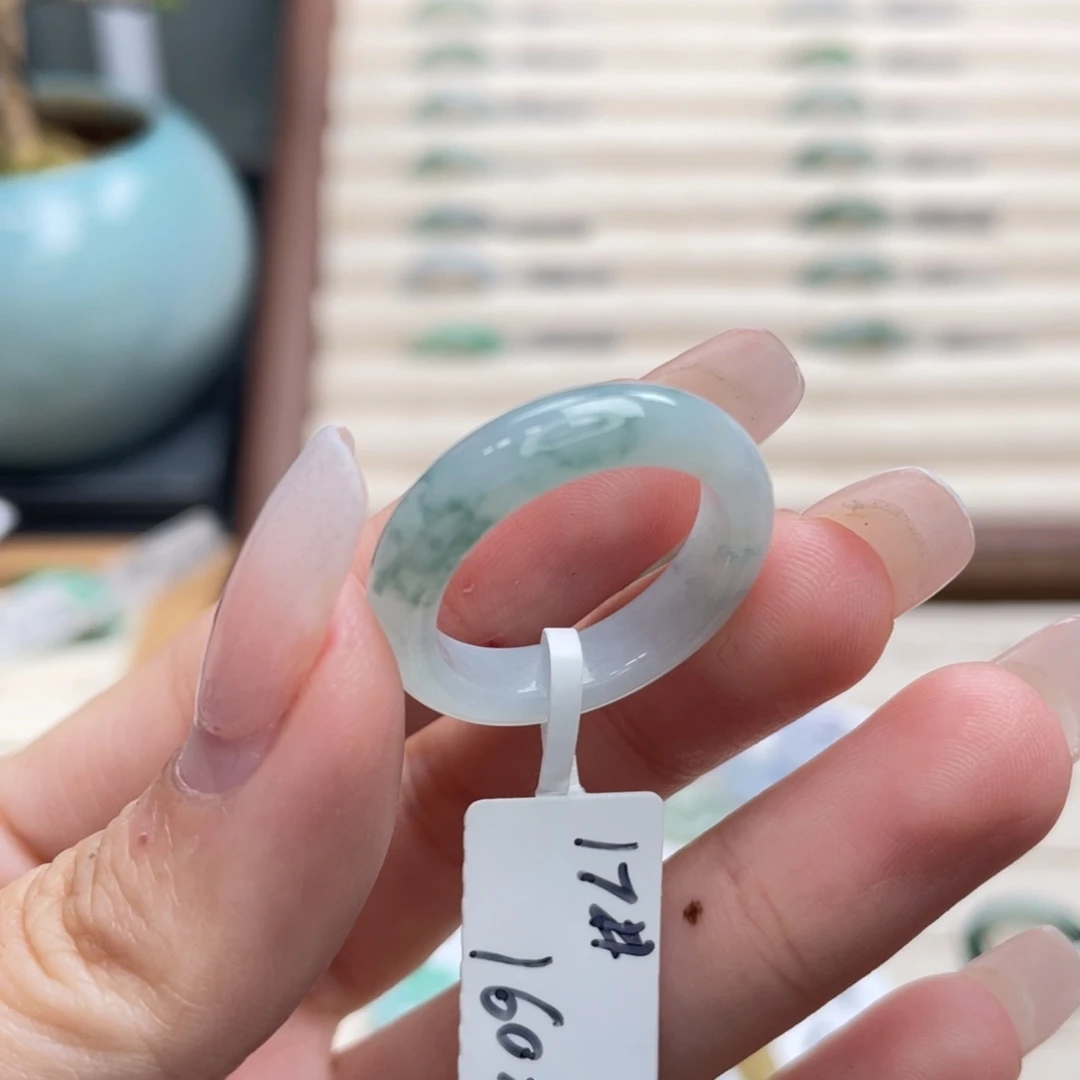 翡翠未镶嵌戒圈a49港圈17牛奶底飘花