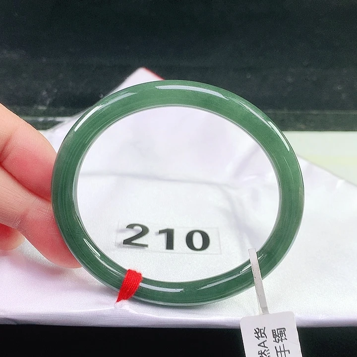未镶嵌手镯（贵妃镯）翡翠210