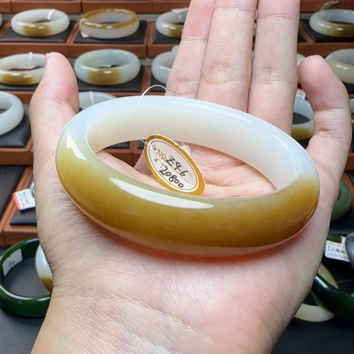 未镶嵌手镯和田玉56.9金糖半山水