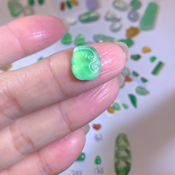 翡翠未镶嵌套链如意