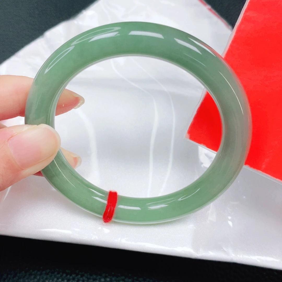 翡翠未镶嵌手镯54圈